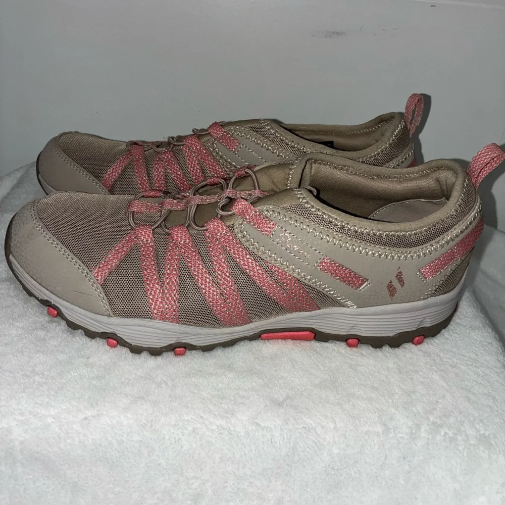Skechers Pink and Tan Slip on shoes size 8 - Picture 2 of 11